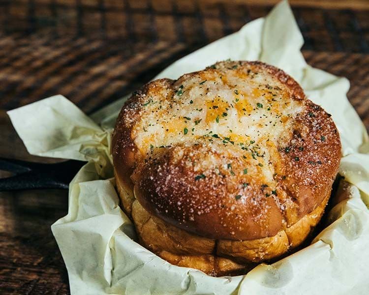 Fresh-Baked Cheese Garlic Pan Bread