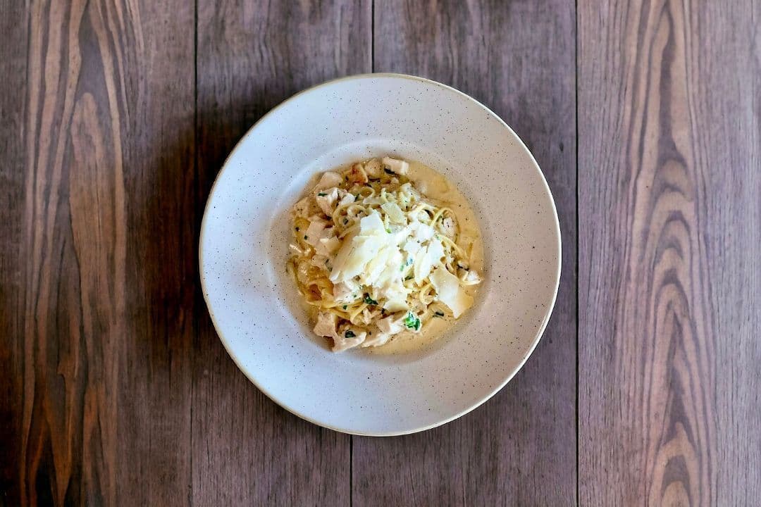 Alfredo Pasta With Chicken**