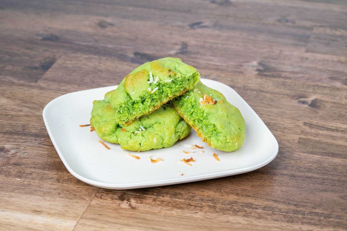 Soft Coconut Pandan Cookies