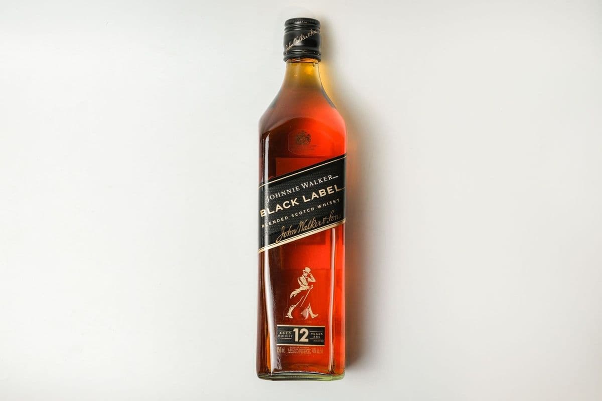 Johnnie Walker 12 Years Old Black Label (1 x 750 ml)
