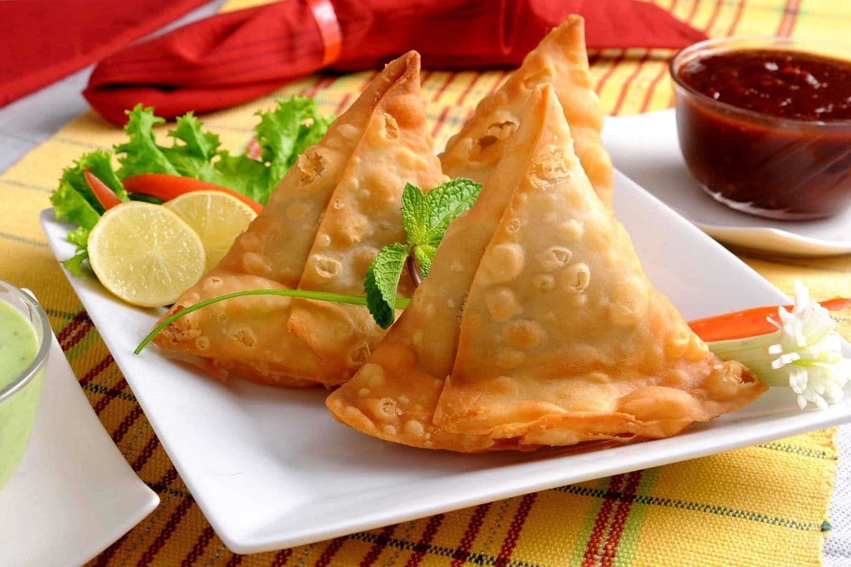 Samosas (2 pieces)