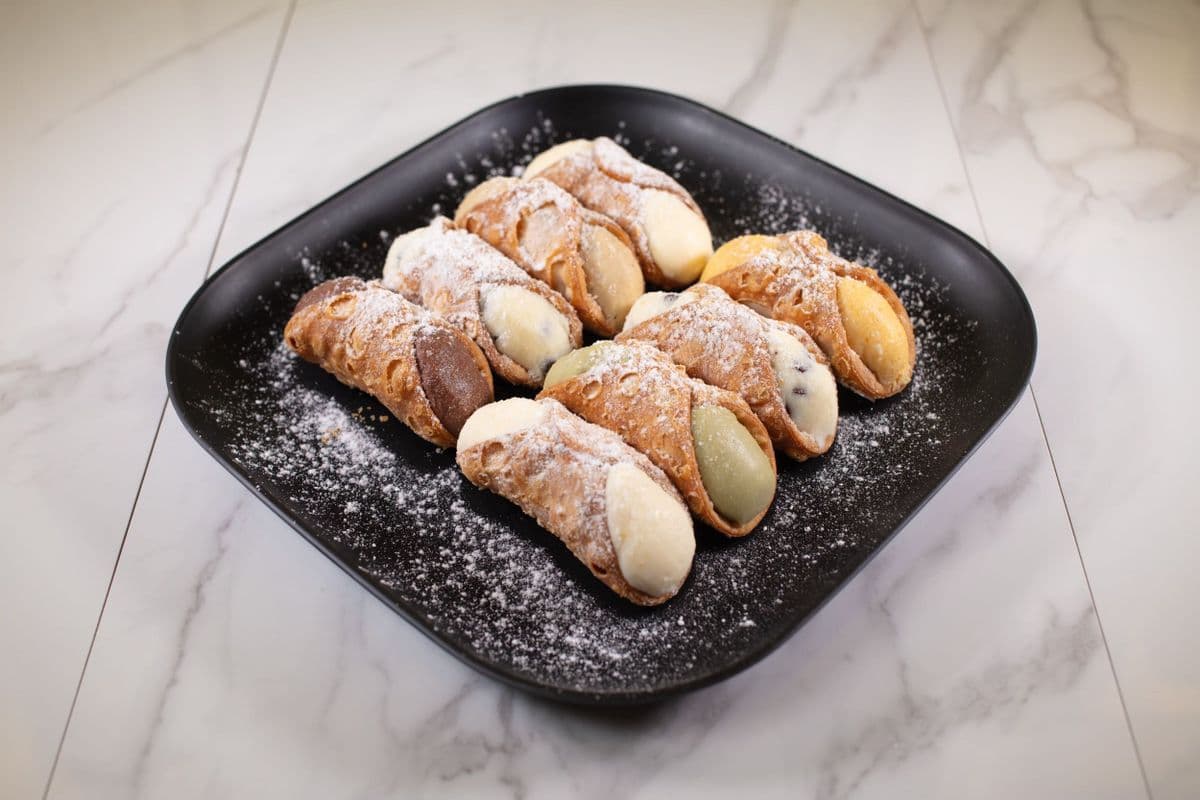 Mini Fresh Filled Cannoli