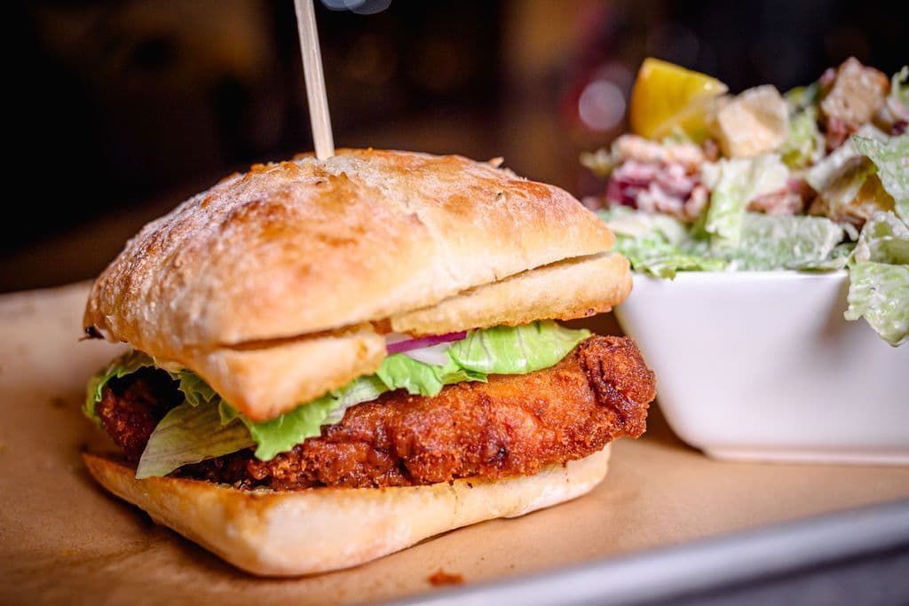 CHICKEN BURGER