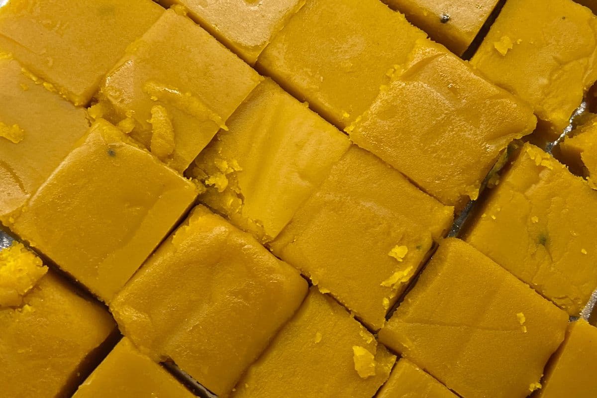 Besan Burfi (1 Lb)