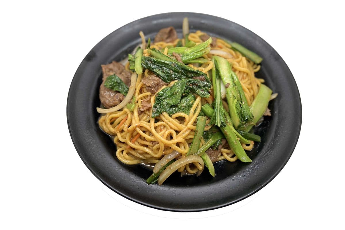 Stir-Fried Satay Sauce Noodle with Beef 沙茶牛炒麵