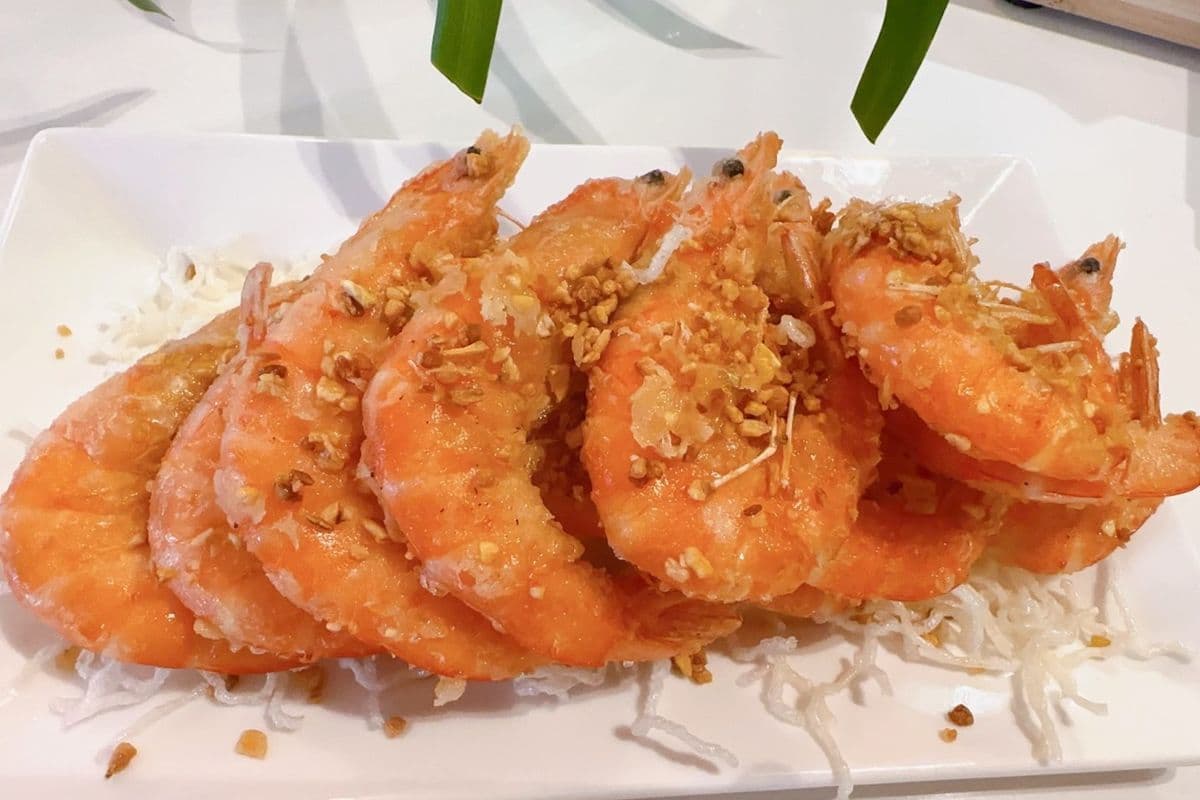 A02 Salt and Pepper Shrimp 蒜香椒盐虾