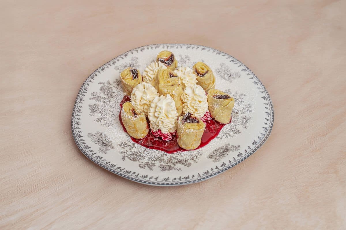 Crêpe Roll with Custard Cream