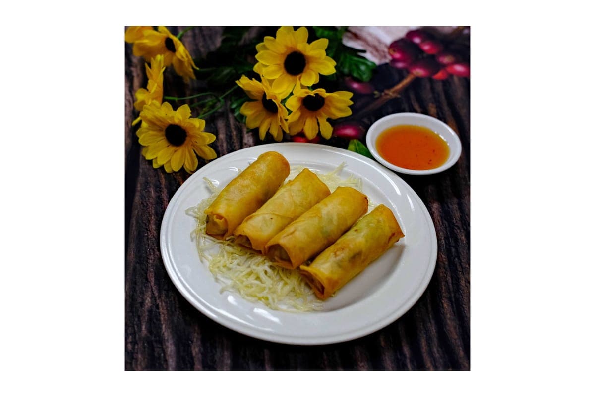 Mong Kut Veggie Spring Rolls (4 pcs)