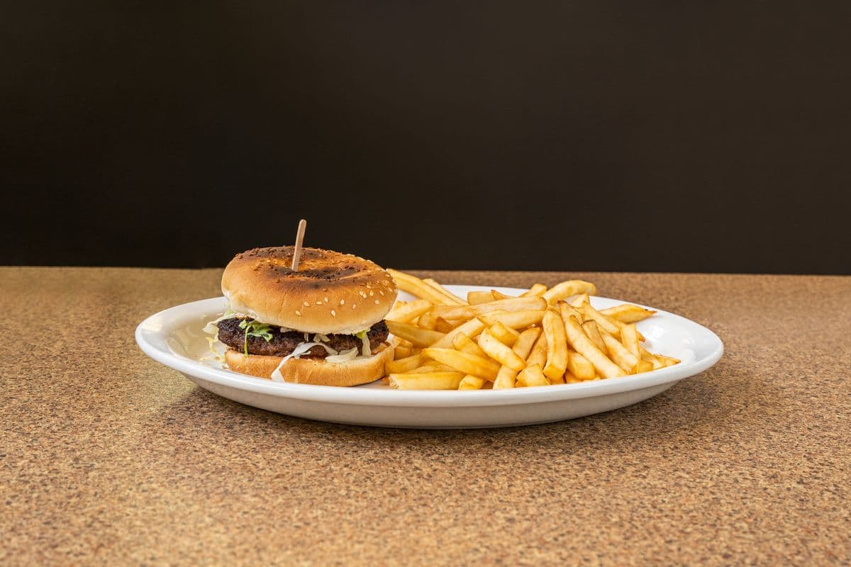 Hamburger, frites et 1 breuvage