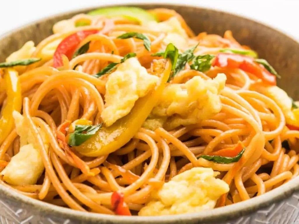 Egg Schezwan Noodles