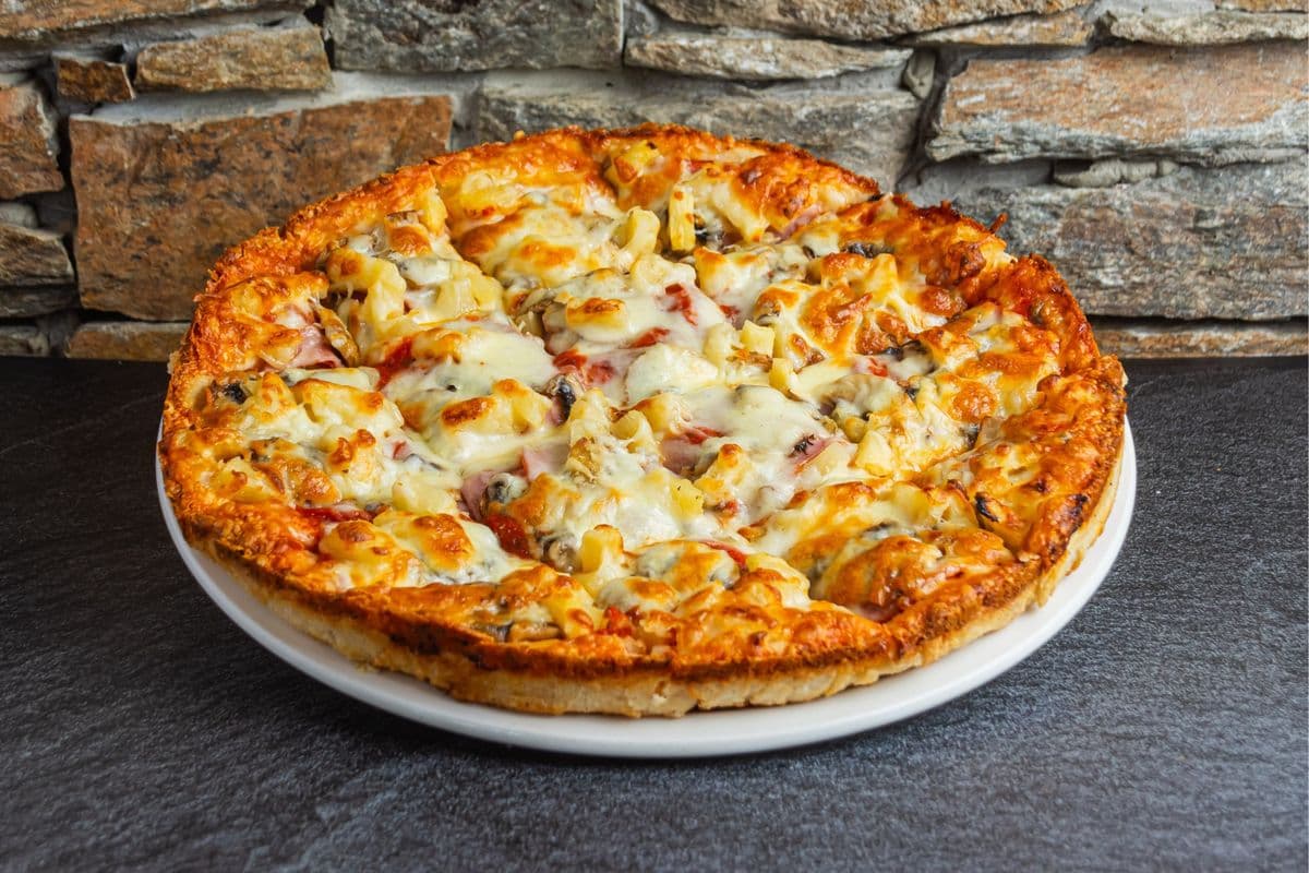 #24 10" Medium Fred’s Special Classic Pizzas