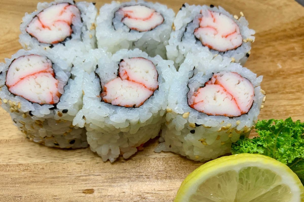 C01 Kani Maki (Crab Meat)