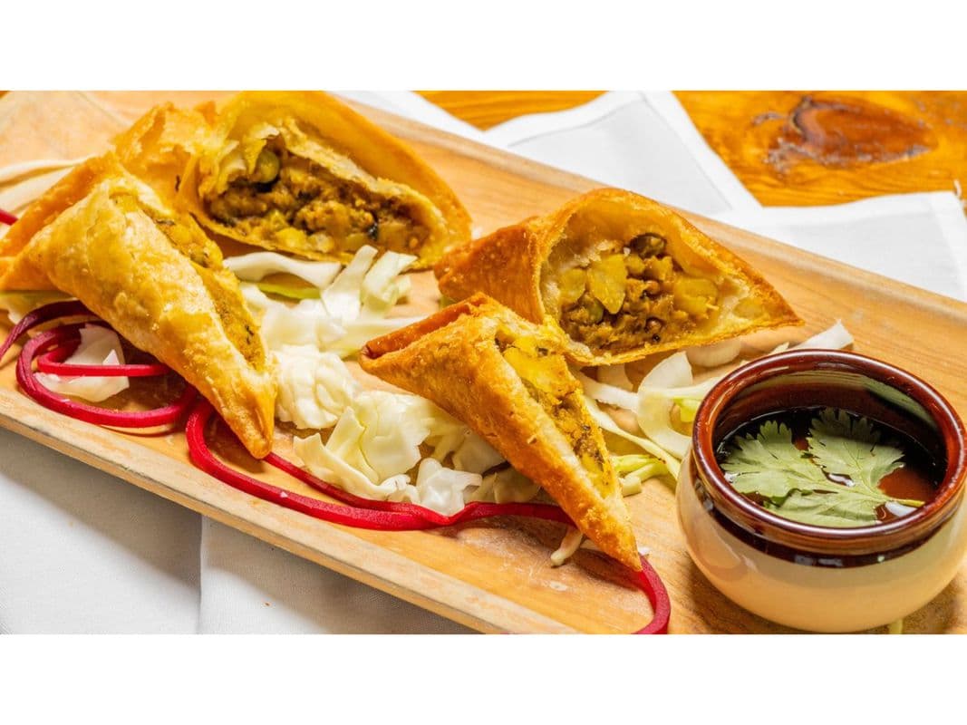 Vegetable Samosa (2pcs) (V)