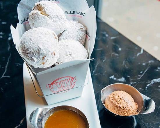 Nos grands beignets / The Big Easy Beignets