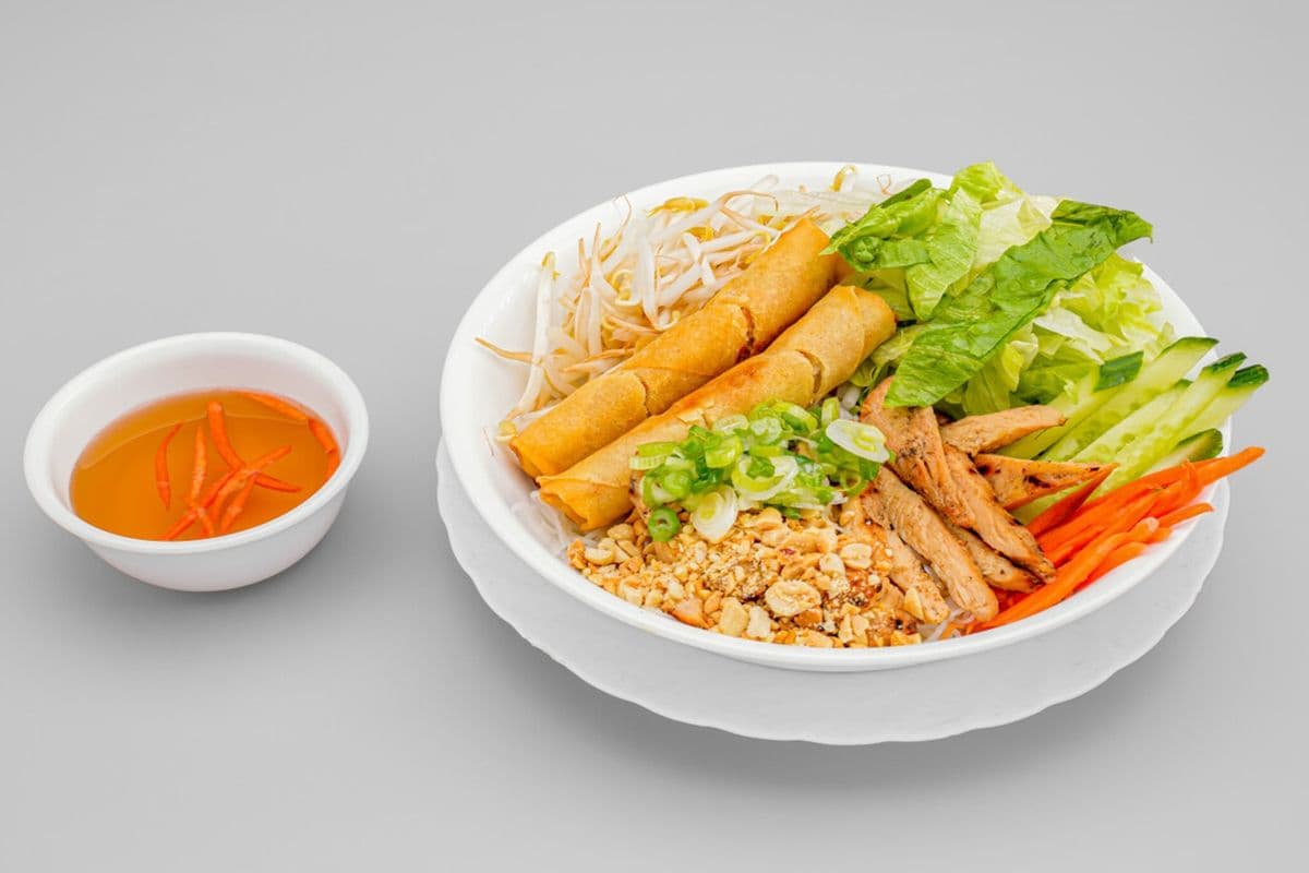 V3. Grilled Lemongrass Chicken and Pork Spring Roll Vermicelli