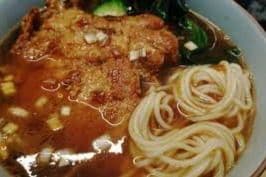 Braised Pork Ribs Noodles in Brown Sauce 红烧大排面