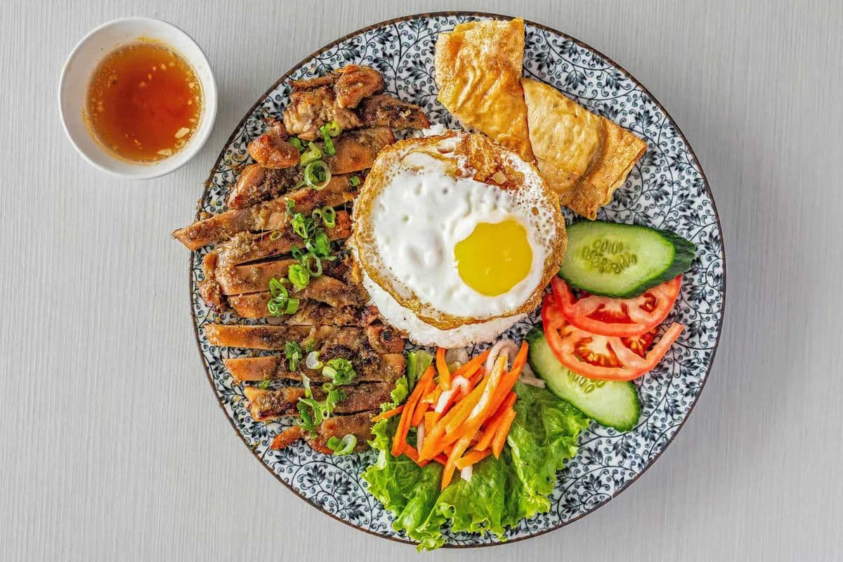 V1. Gà Nướng Xả / Lemongrass Chicken with Spring Roll