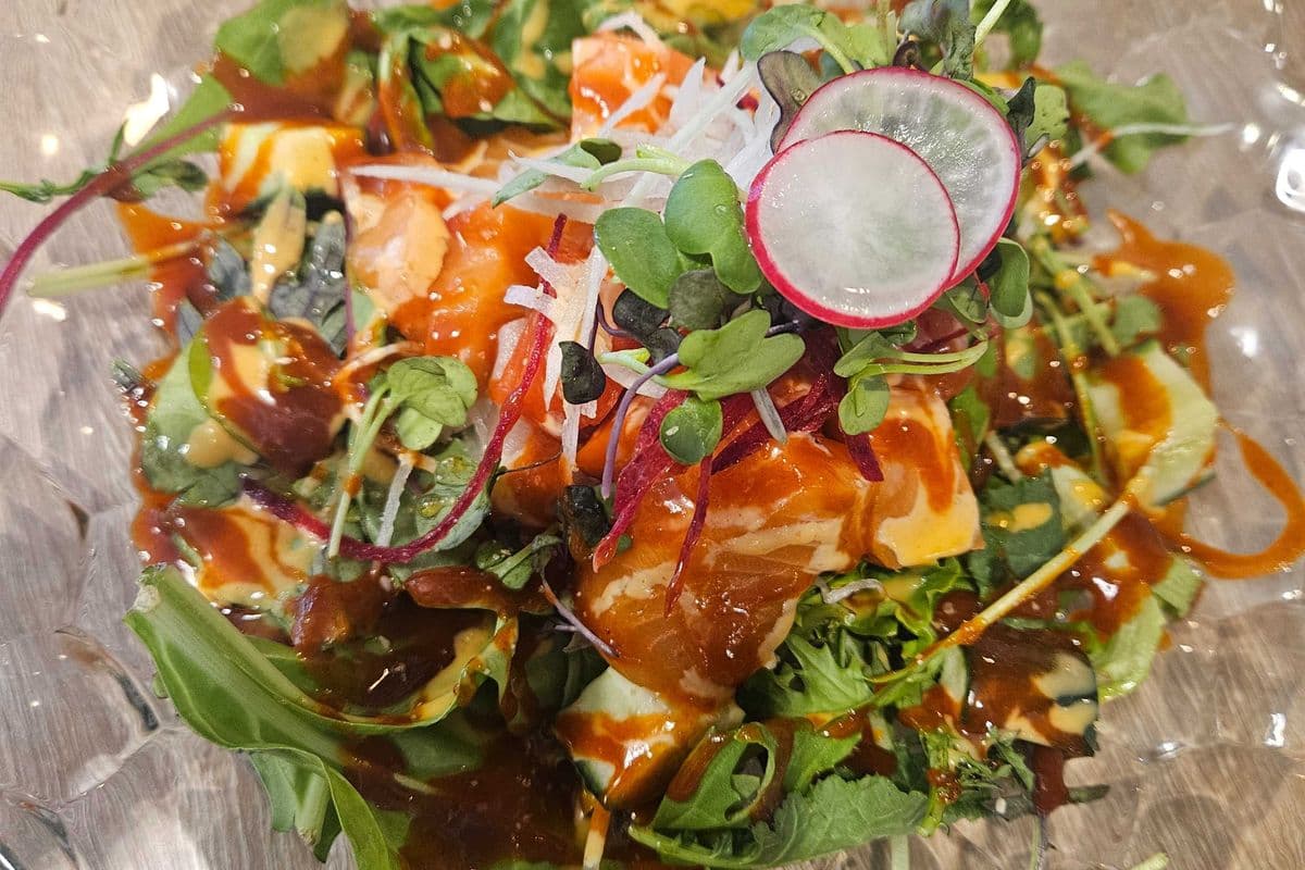 Spicy sashimi salad