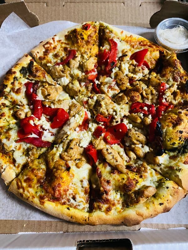 Pollo Pesto Pizza