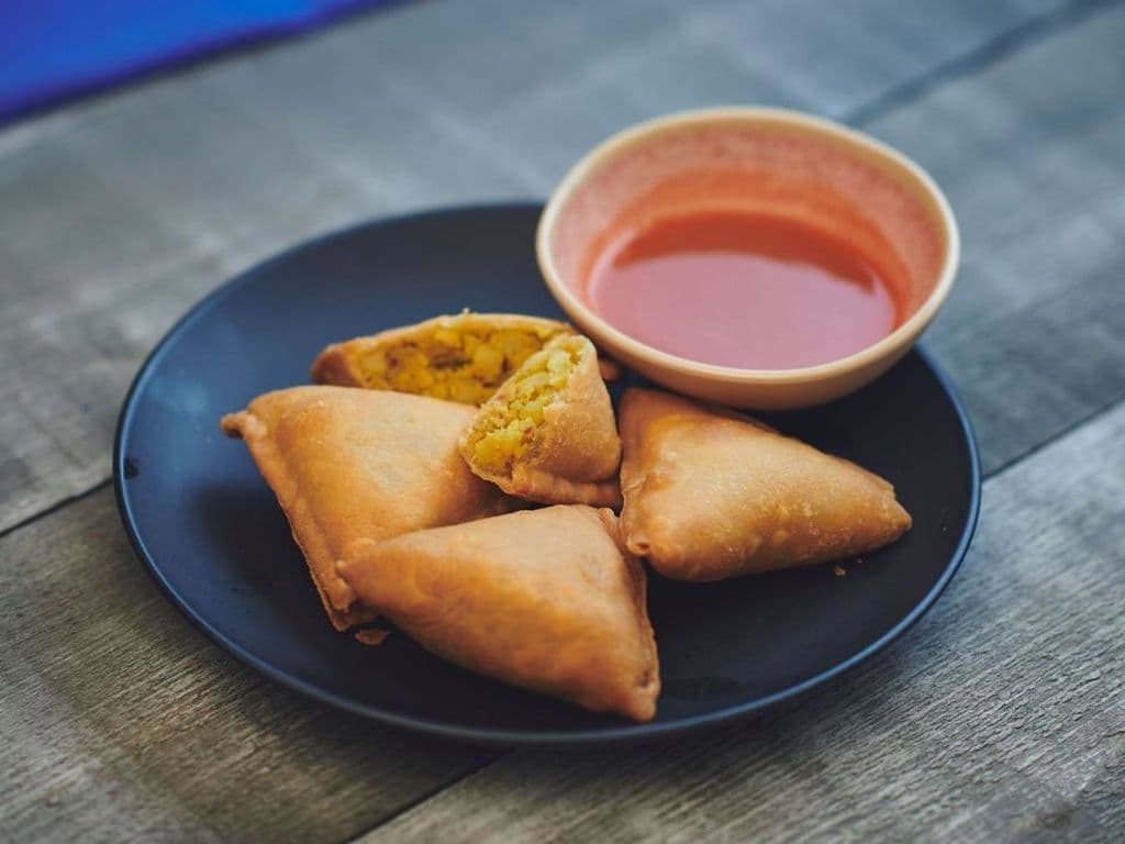 Medium Samosa (2)