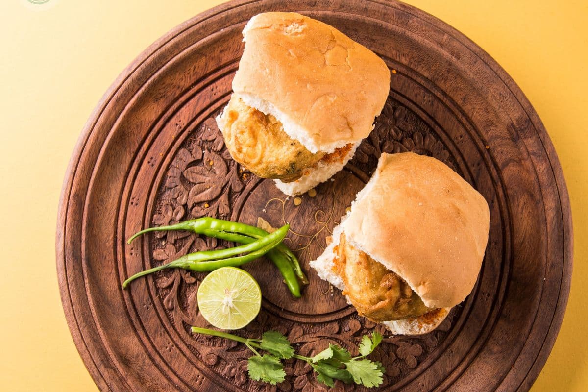 Samosa Bun (2 Pcs)