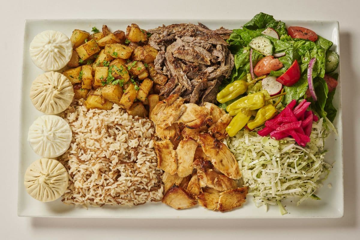 Shish Taouk et shawerma (Assiette Familiale) / Shish Taouk and Shawerma (Family Plate)