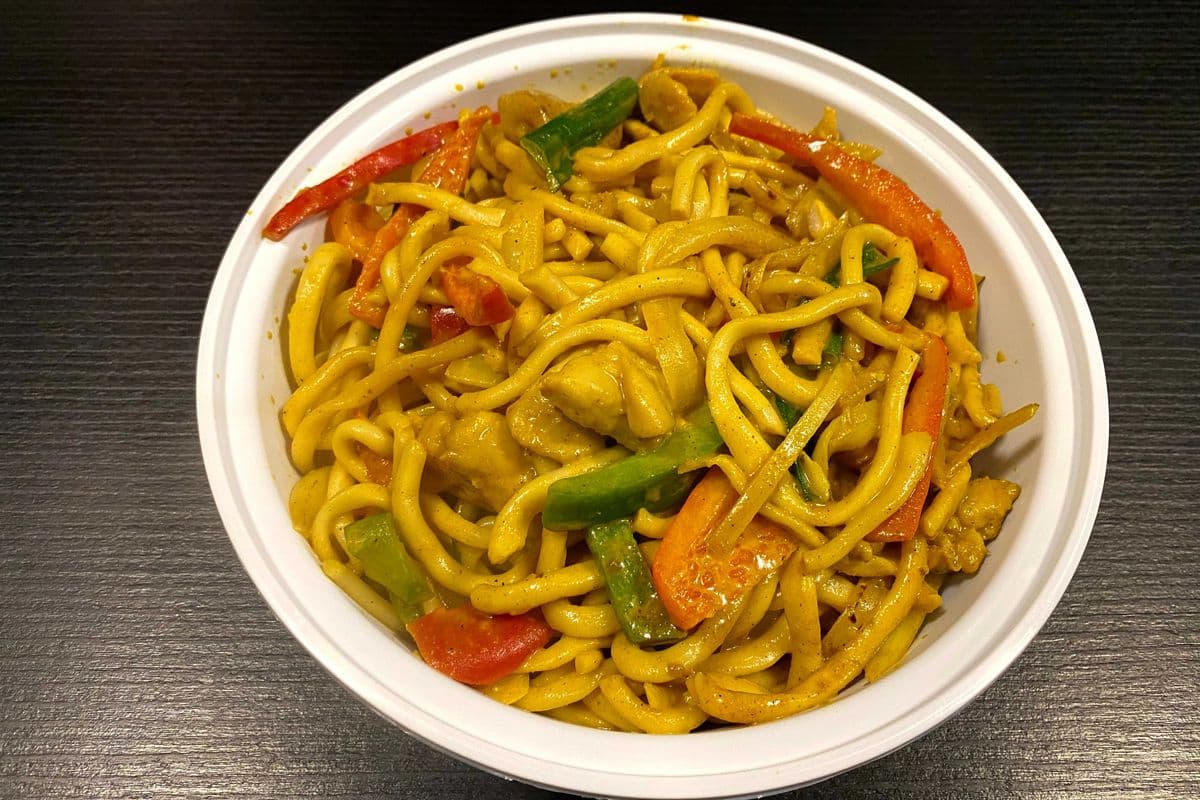 F10. Curry Chicken or Beef Chow Mein