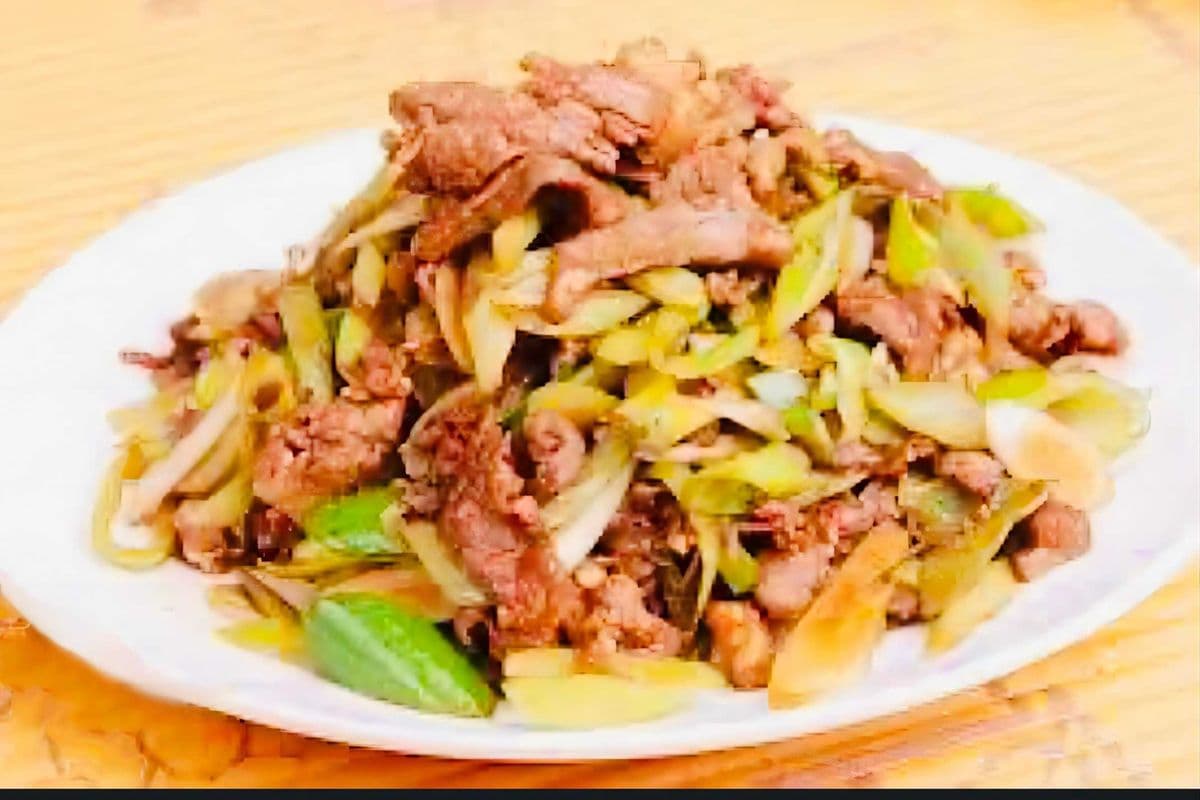 33. Lamb Slices with Ginger and Onions 葱爆羊肉