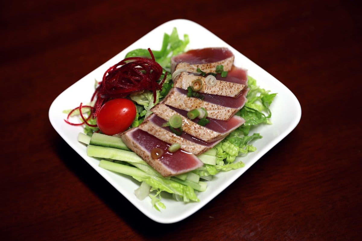 Tuna Tataki Salad