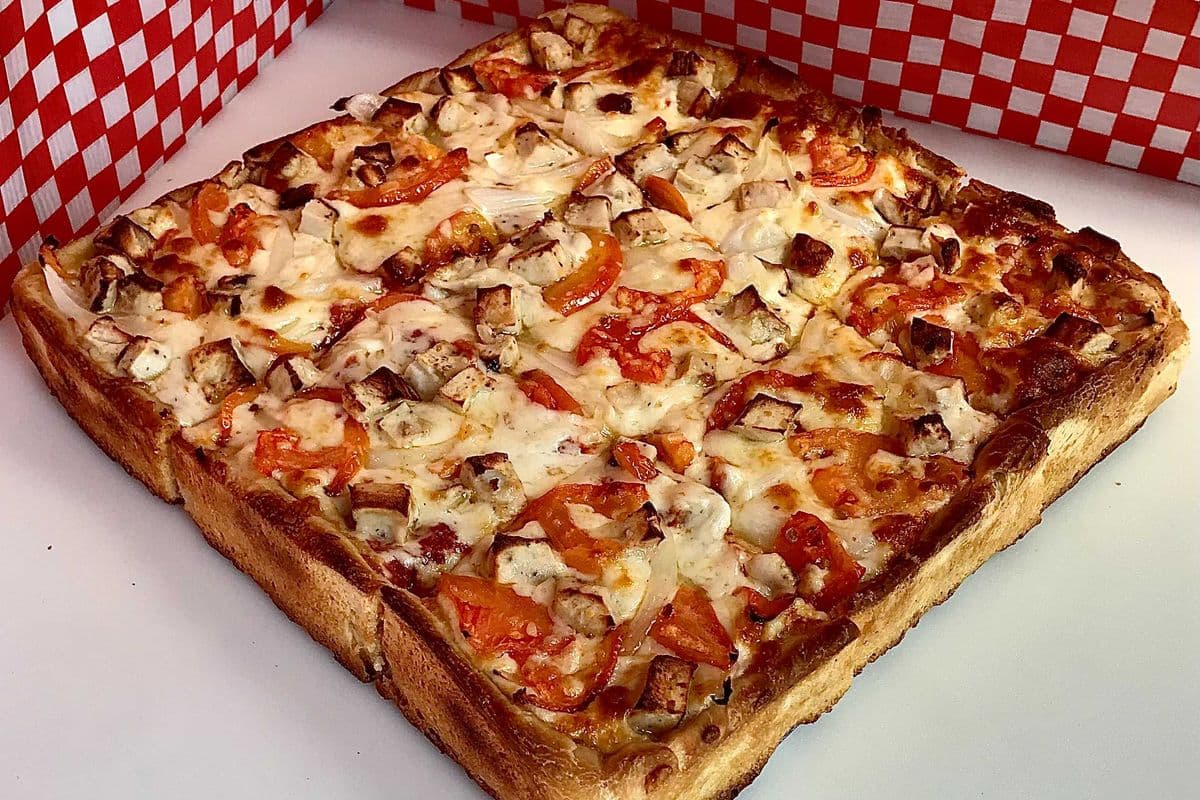 23. Chicken Club Pizza