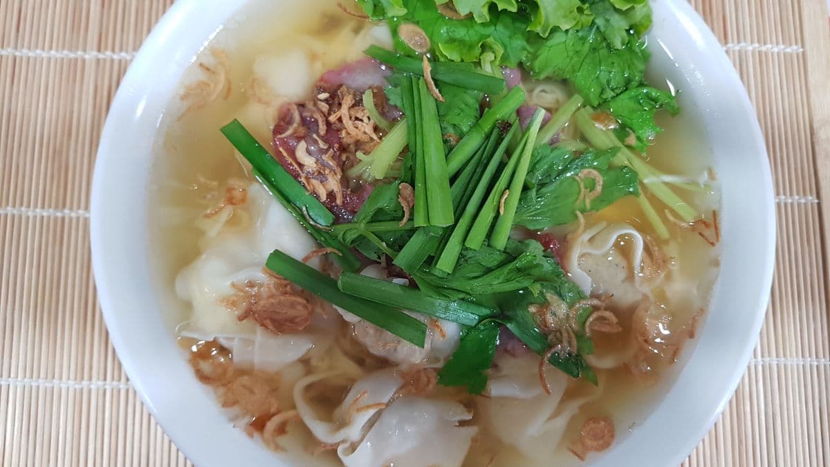 504. Egg Noodle Soup with Wonton (Shrimp and Pork)