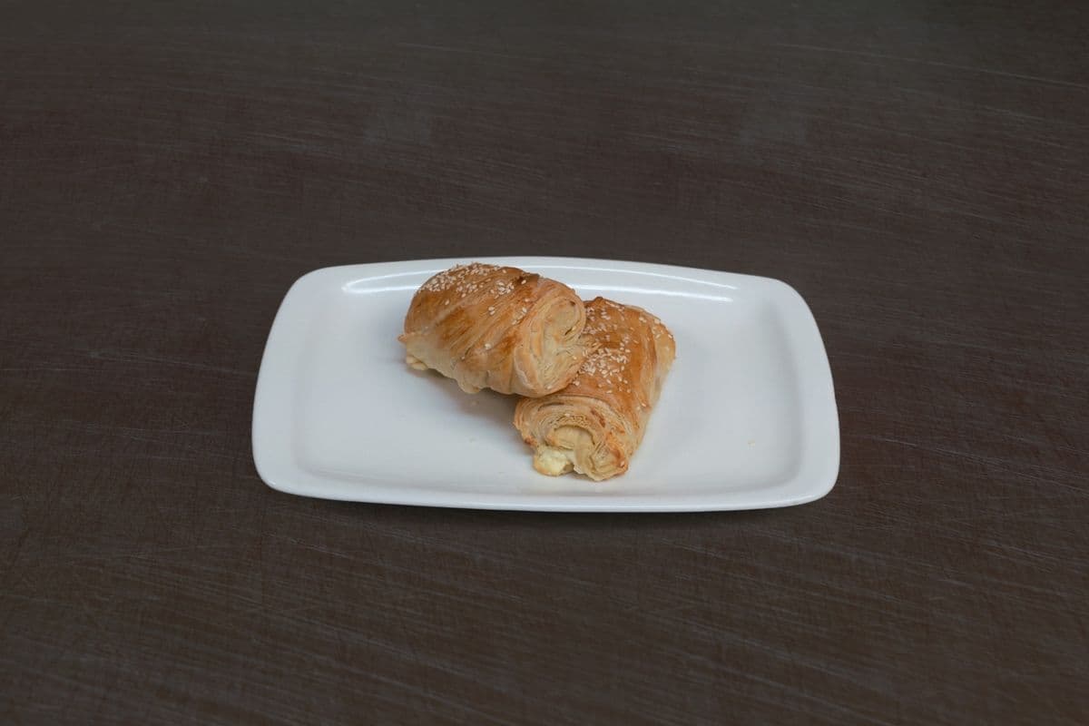4. Rolled Cheese Puffed Pastry (1 pc)
