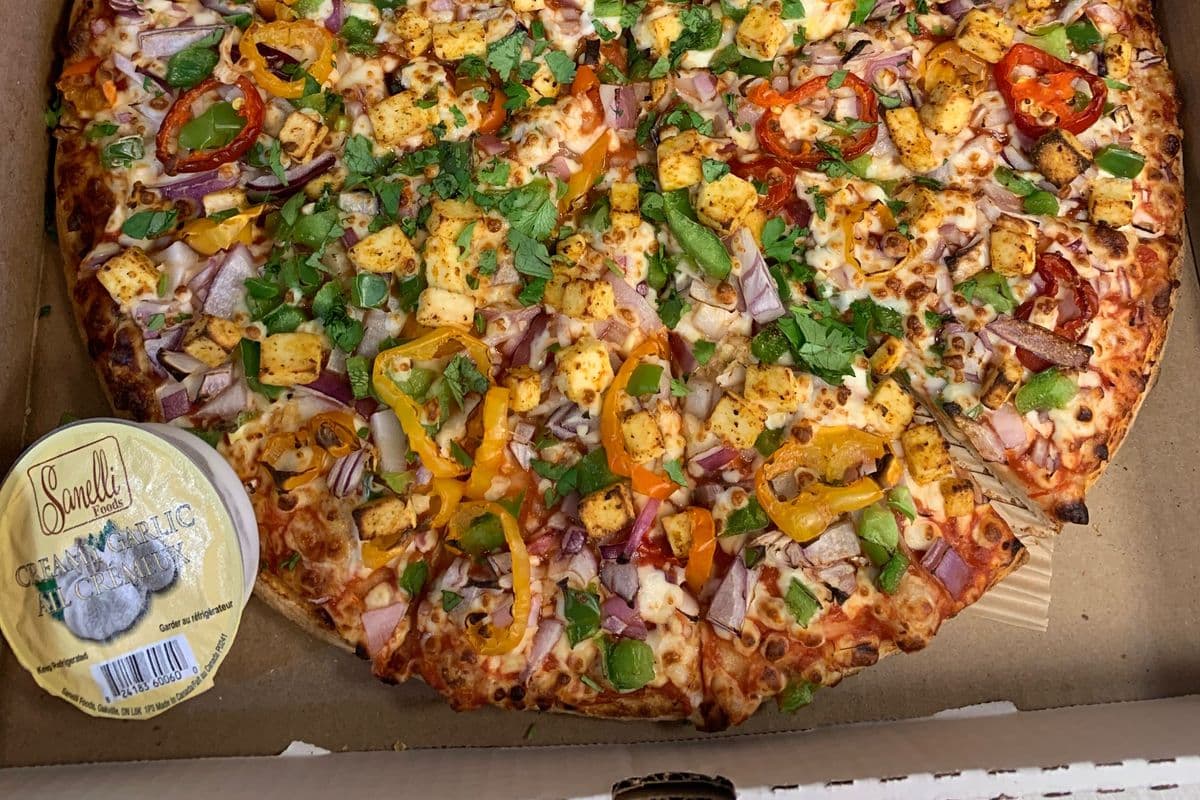 Medium Shahi Paneer Pizza 1 dip
