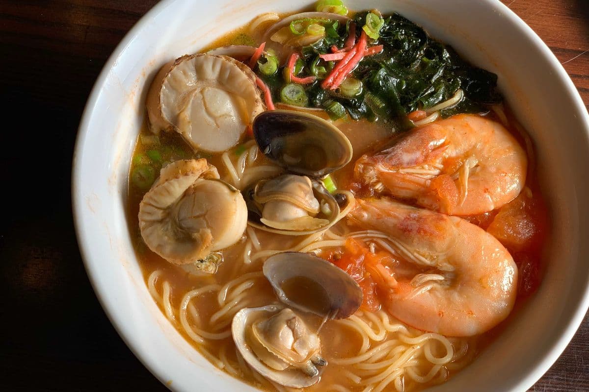 Seafood with Jumbo Scallop Ramen 濃湯珍寶帶子海鮮 拉麵
