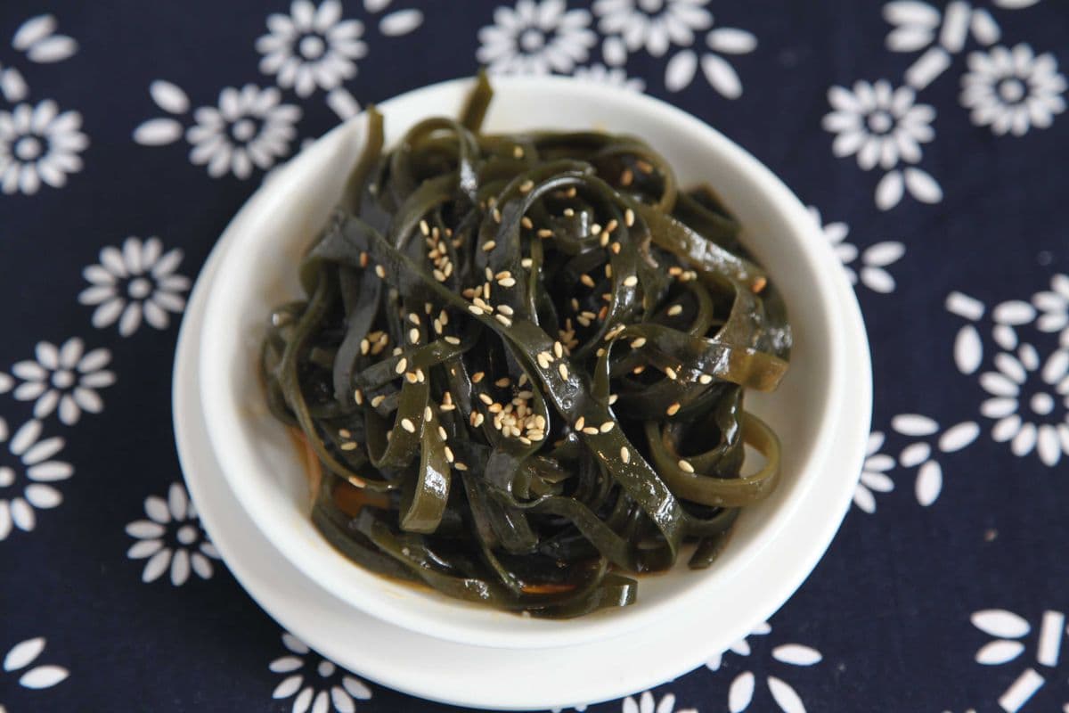 Y8. Spicy Kelp Salad ( L )