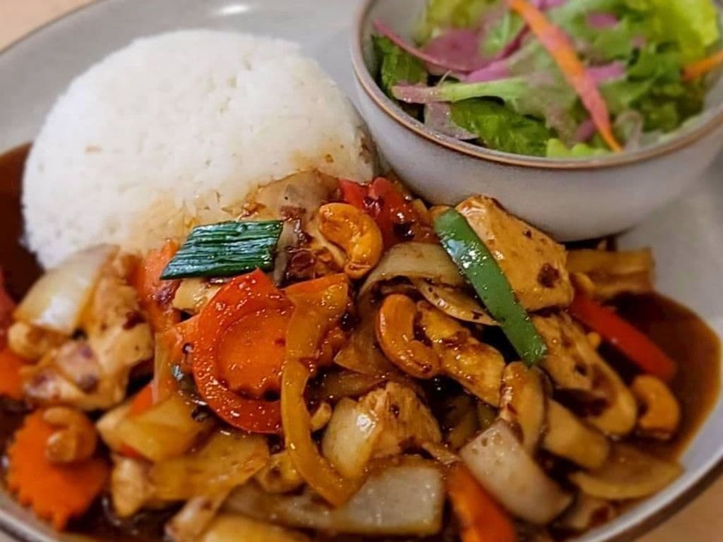 Cashew Nuts w/Rice & Salad