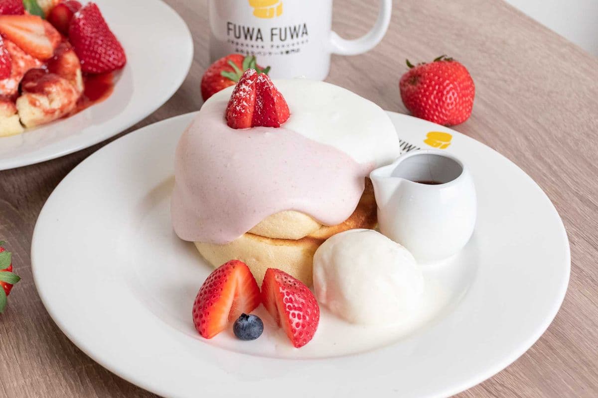Strawberry with Chocolate Sauce Pancake