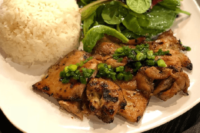 15. Grilled Lemongrass Chicken with Rice