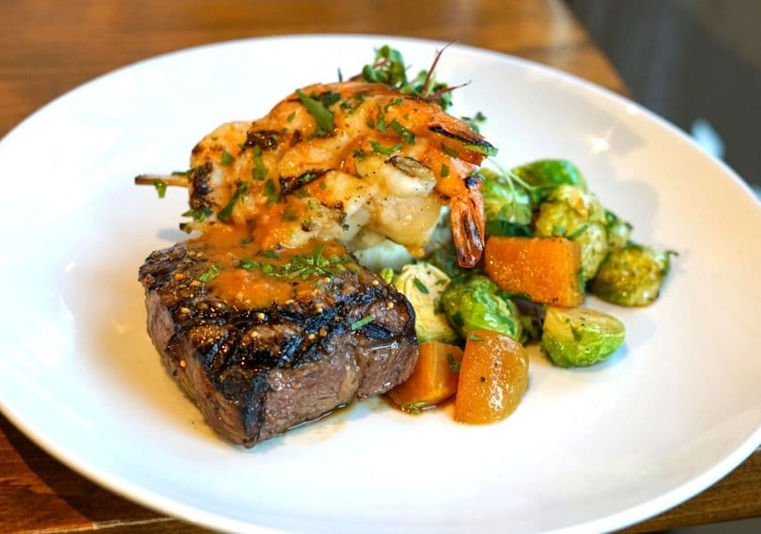 7oz SIRLOIN& GARLIC SHRIMP