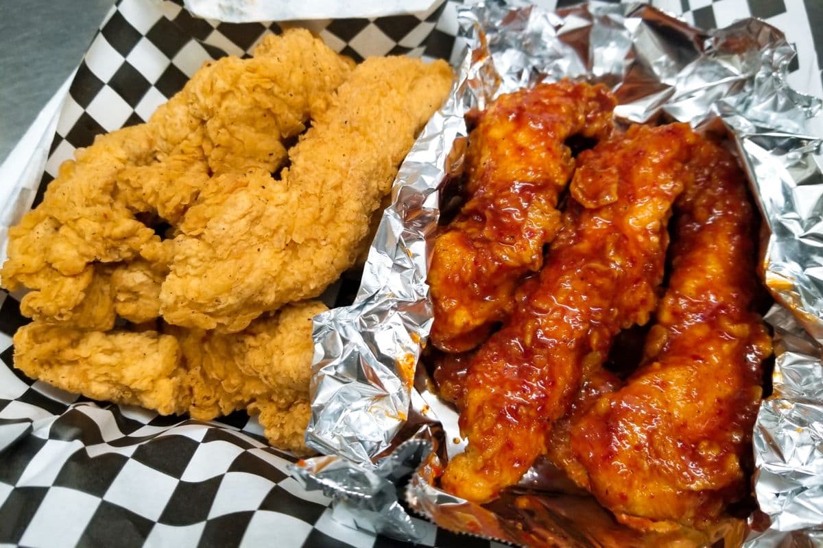 Poulet frit désossé moitié-moitié / Half and Half Boneless Fried Chicken