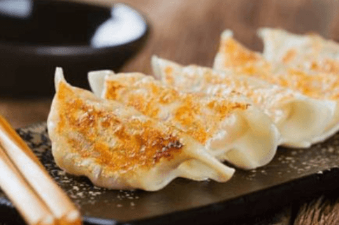 Pan Fried Momos (6pcs)
