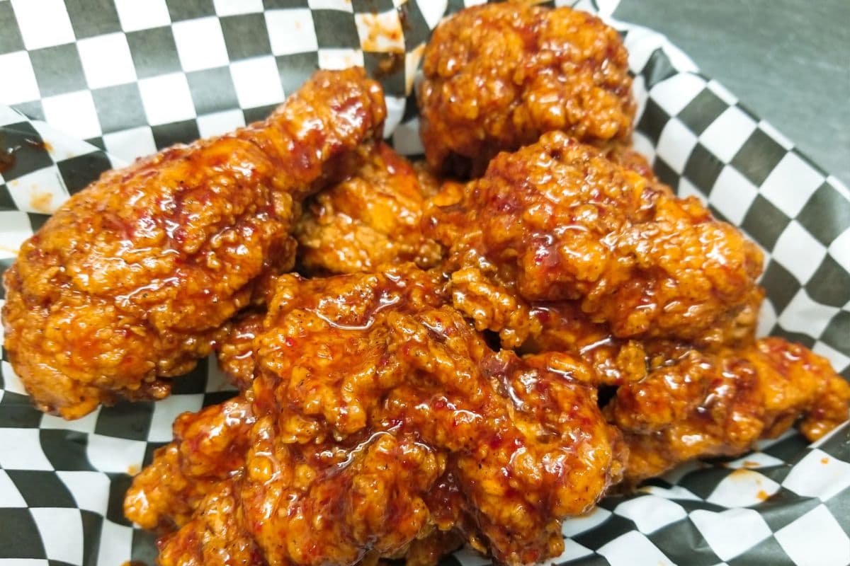 Poulet frit avec sauce sucrée et épicée / Fried Chicken with Sweet-and-Spicy Sauce