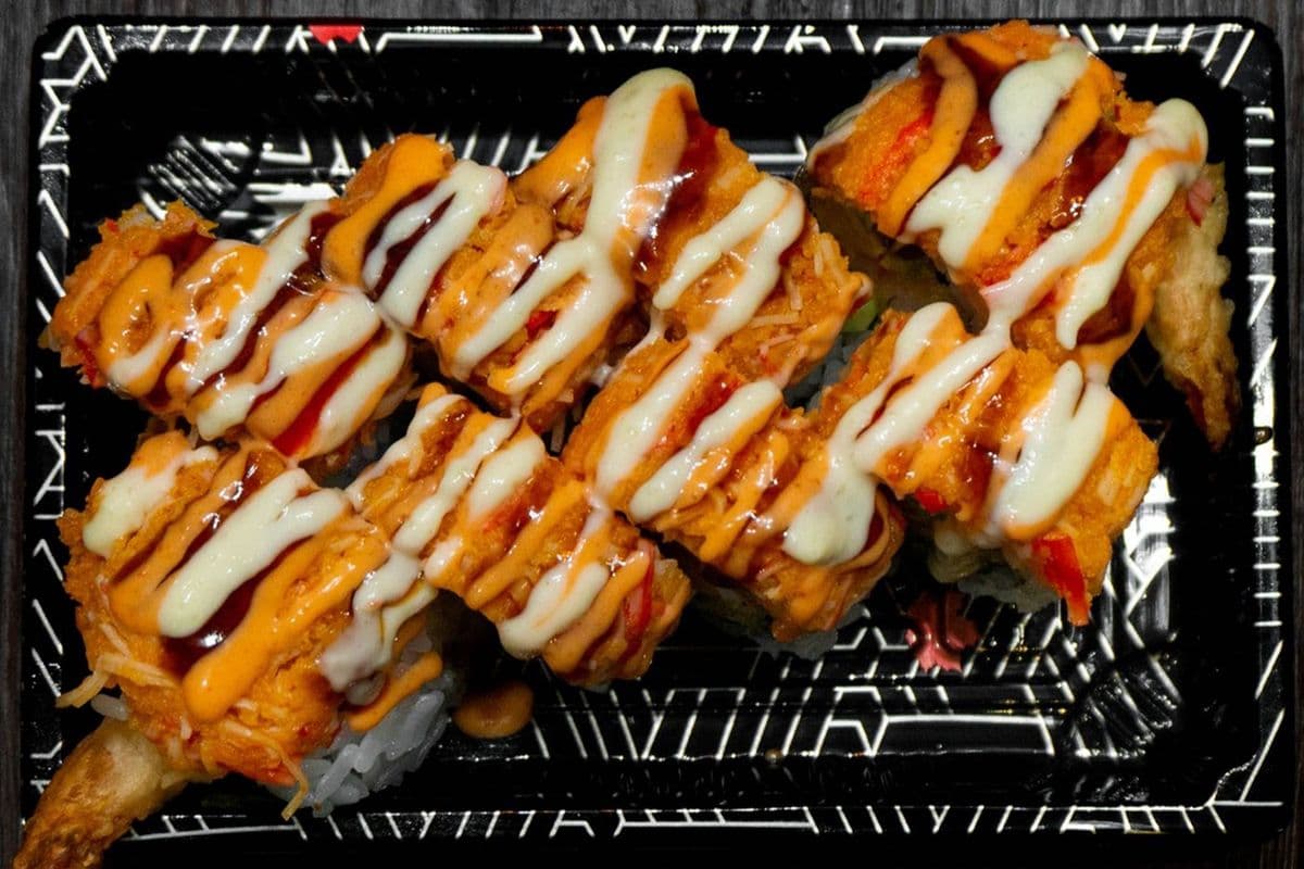 SR02. Pink Dragon Roll (8 pcs)