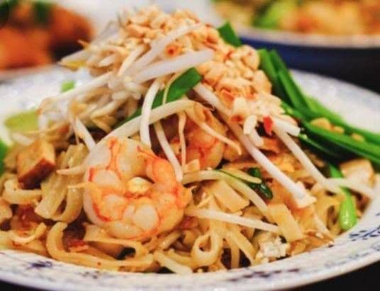 Pad Thai with Shrimps Pad Thai aux Crevettes