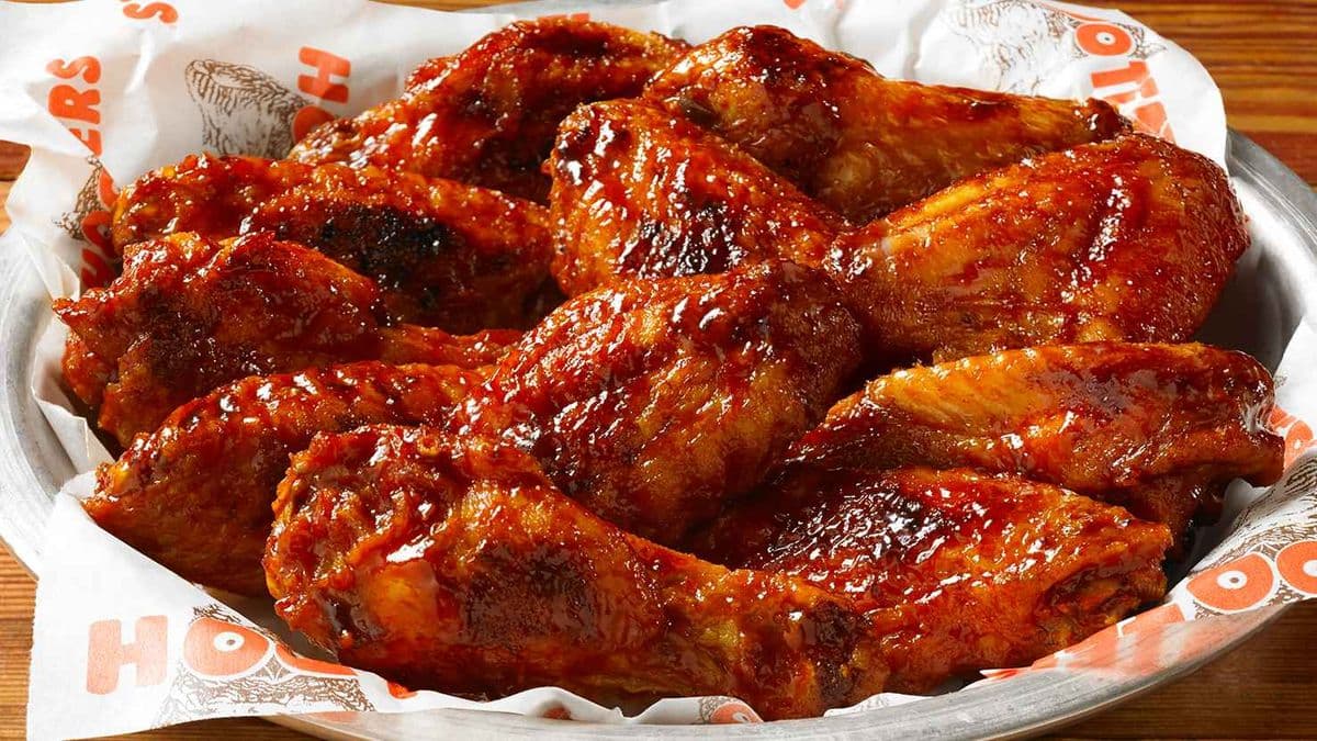 Hooters Dytona Beach Style Wings 20 pcs