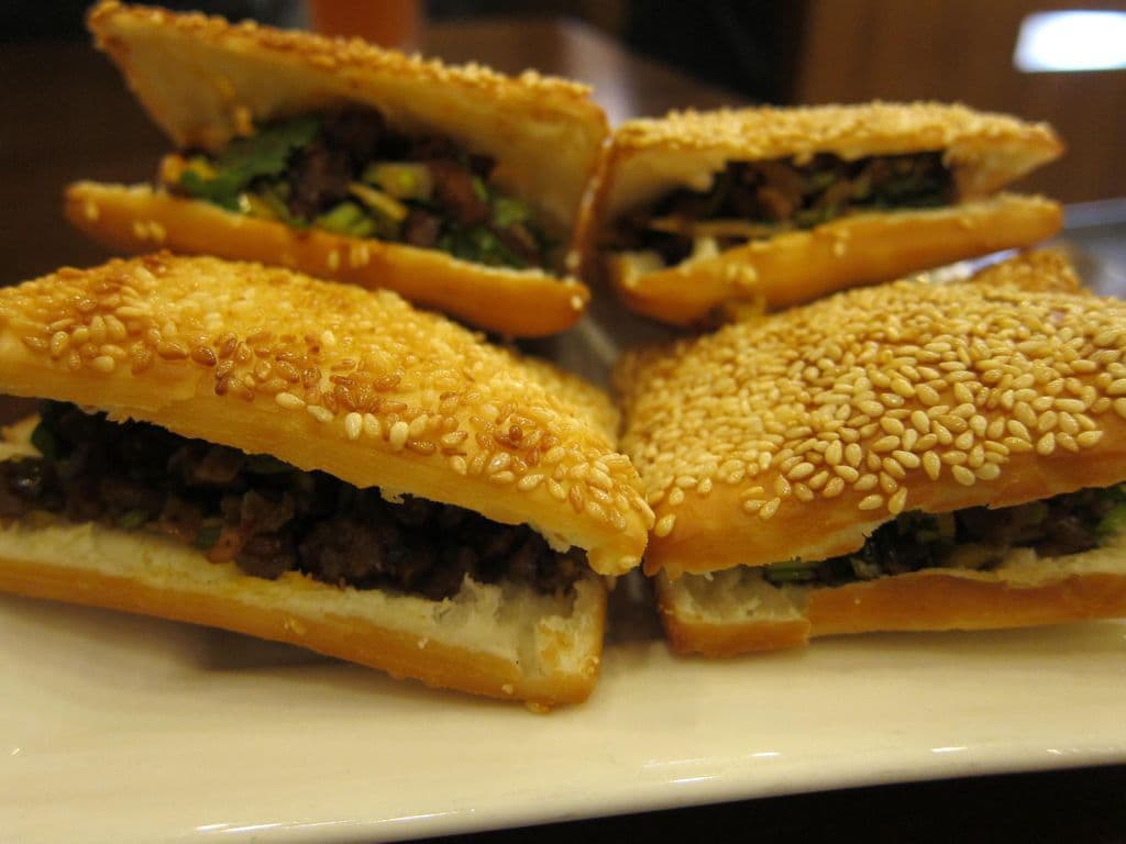 12.Sesame Cake Stuffed Beef(1PC)牛肉燒餅