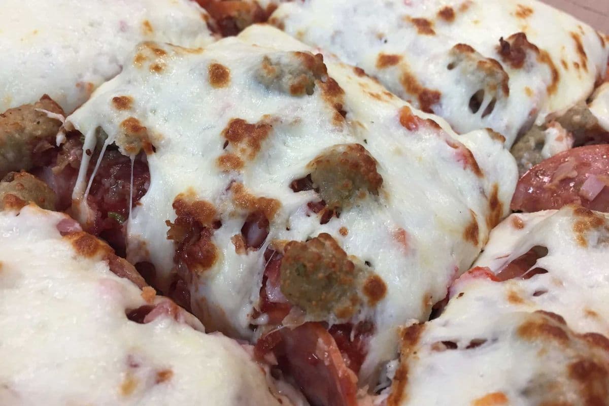 Meat Lovers Pizza (Medium)