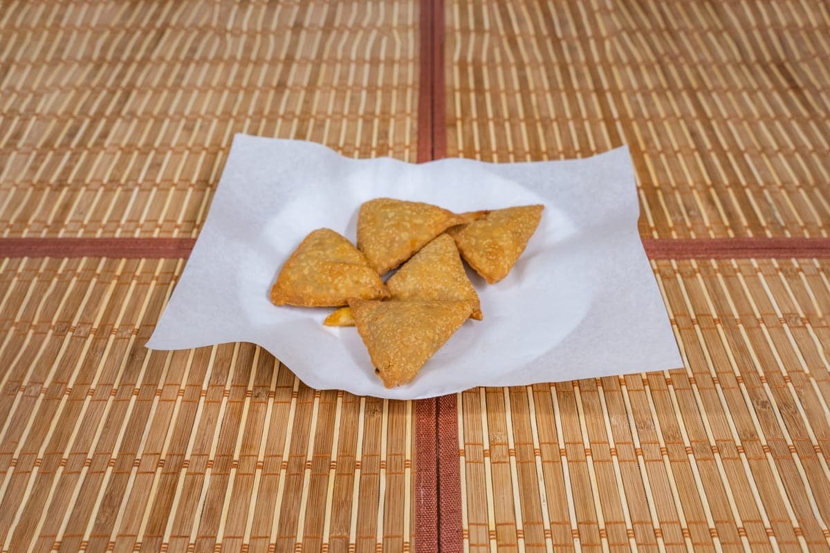 Vegetarian Samosa (5 Pcs)