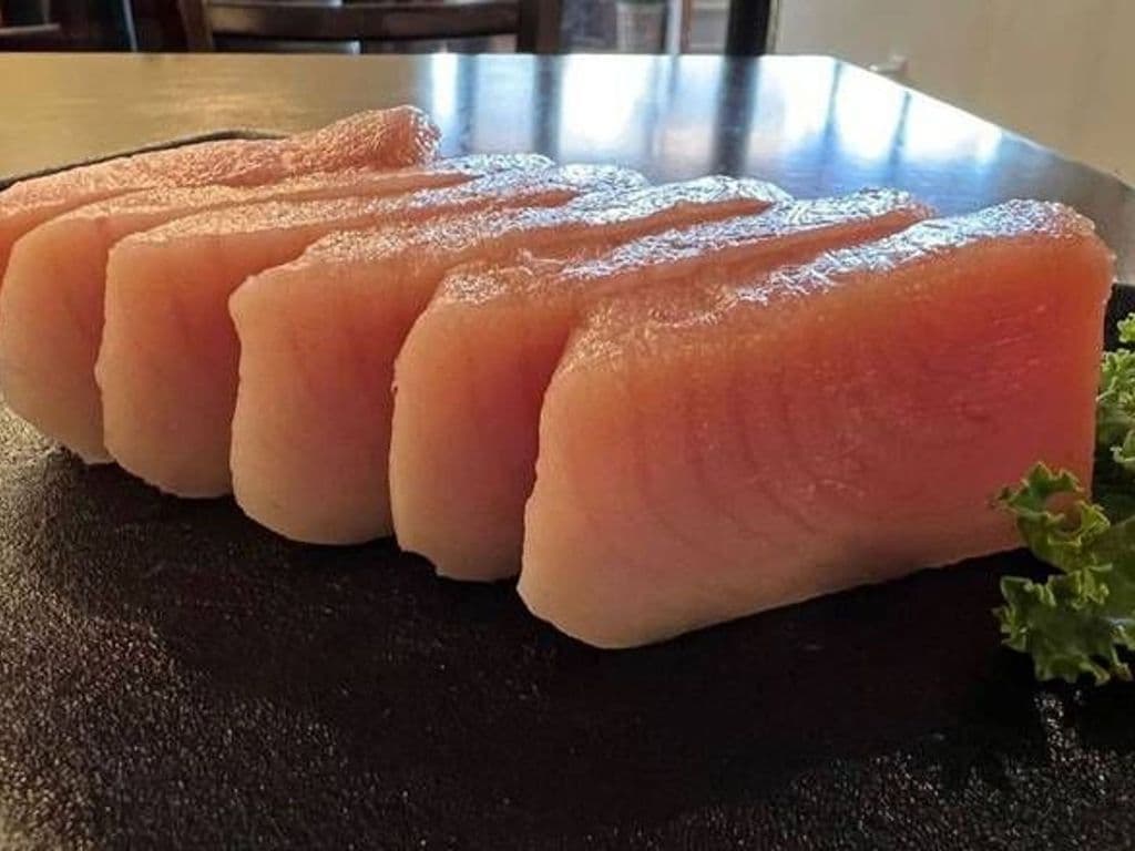 Half Tuna Sashimi (4pcs)
