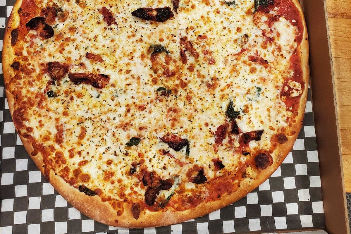 Large The Caesar Pizza